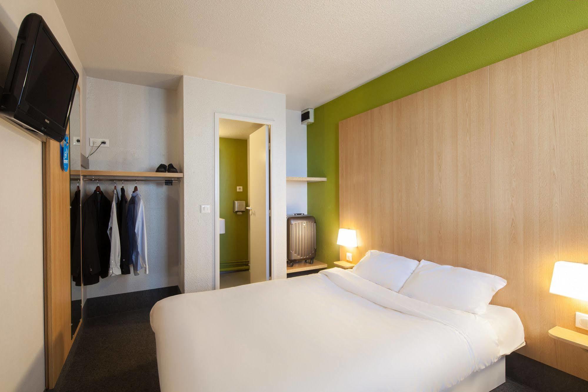 B&B Hotel Calais Coquelles Tunnel Sous La Manche Exterior photo